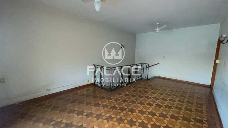 Casa para alugar com 4 quartos, 253m² - Foto 2