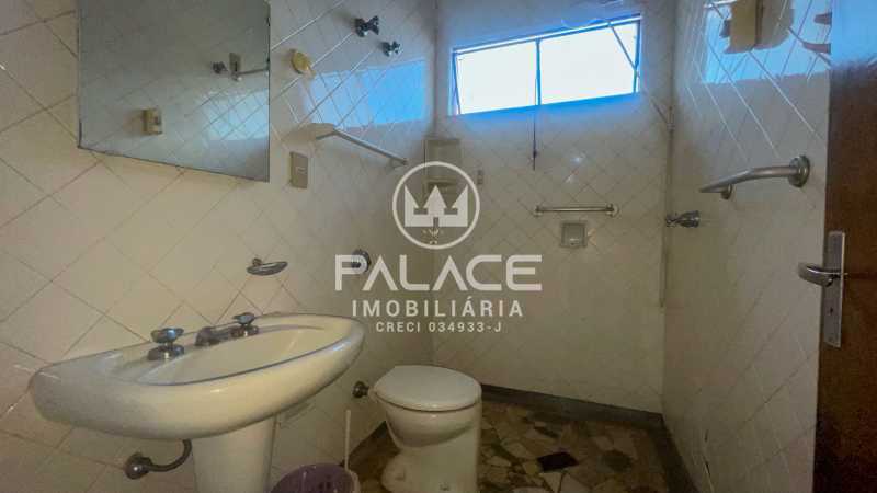 Casa para alugar com 4 quartos, 253m² - Foto 17