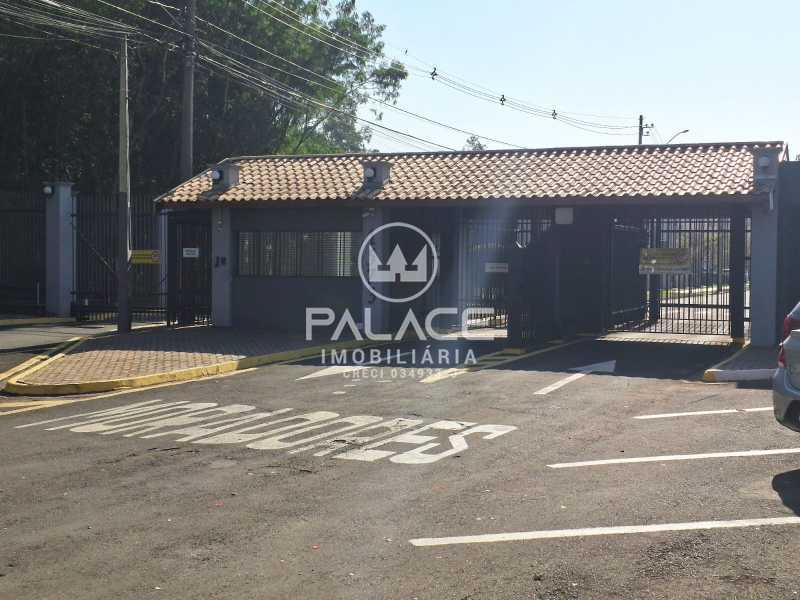 Casa de Condomínio à venda com 3 quartos, 180m² - Foto 2