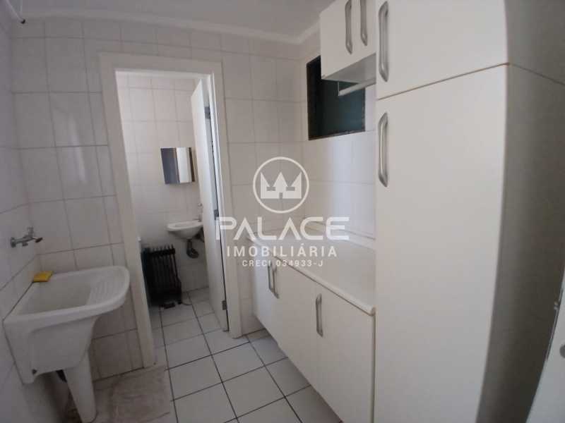 Apartamento para alugar com 3 quartos, 119m² - Foto 11