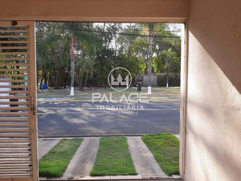 Casa de Condomínio à venda com 3 quartos, 135m² - Foto 2