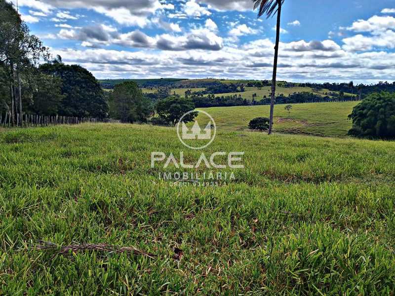 Sítio à venda com 3 quartos, 169400m² - Foto 1