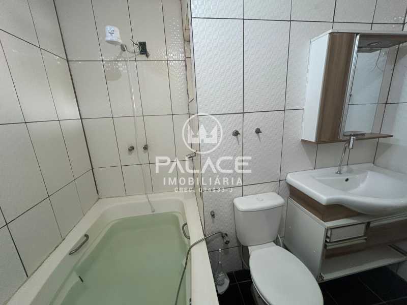 Casa para alugar com 2 quartos, 95m² - Foto 13