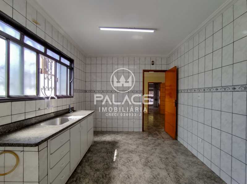 Casa para alugar com 3 quartos, 177m² - Foto 11