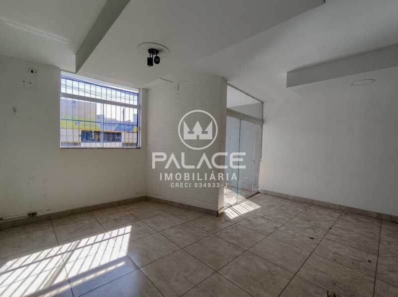 Casa Comercial para alugar com 3 quartos, 169m² - Foto 4