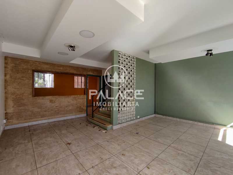Casa Comercial para alugar com 3 quartos, 169m² - Foto 2