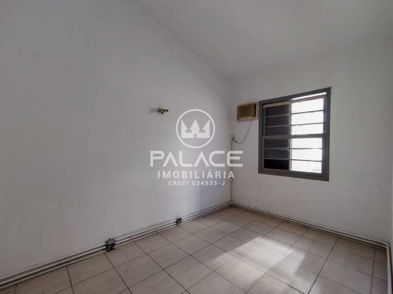 Casa Comercial para alugar com 3 quartos, 169m² - Foto 11