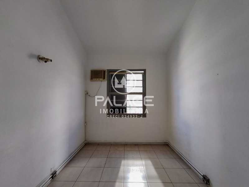 Casa Comercial para alugar com 3 quartos, 169m² - Foto 12