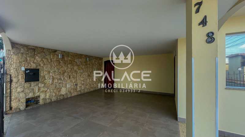 Casa à venda e aluguel com 3 quartos, 312m² - Foto 1