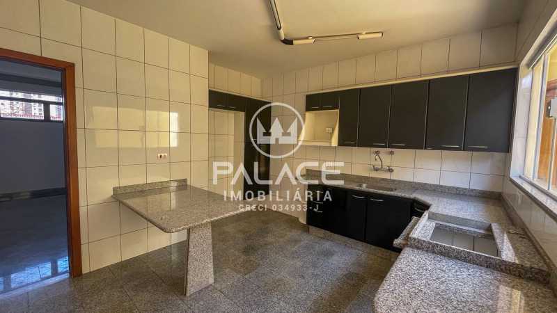 Casa à venda e aluguel com 3 quartos, 312m² - Foto 7