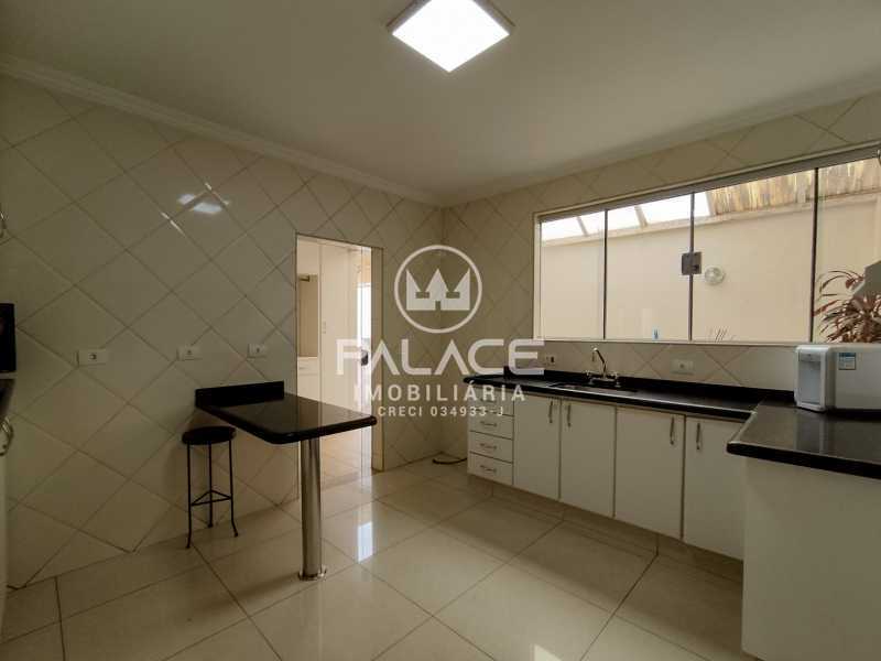 Casa para alugar com 5 quartos, 227m² - Foto 10