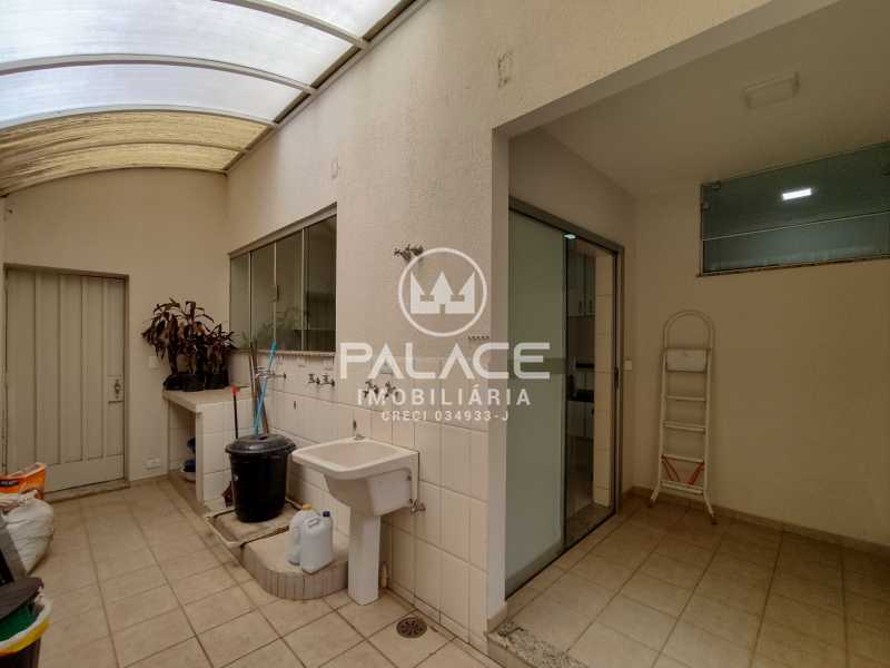 Casa para alugar com 5 quartos, 227m² - Foto 24