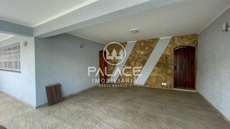 Casa à venda e aluguel com 4 quartos, 240m² - Foto 2