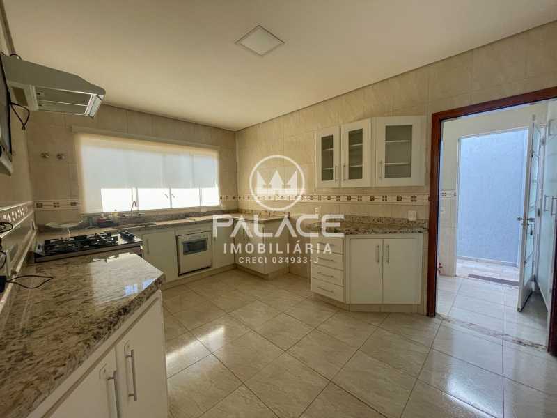 Casa à venda e aluguel com 4 quartos, 240m² - Foto 12