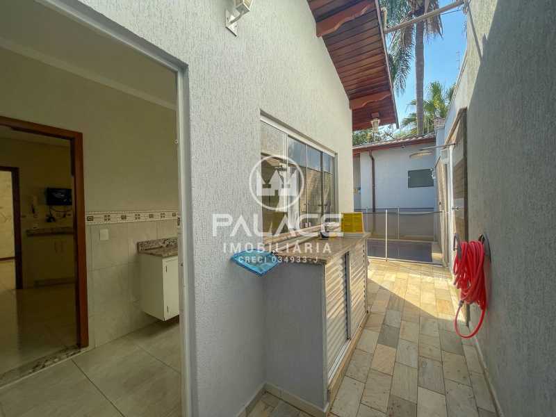 Casa à venda e aluguel com 4 quartos, 240m² - Foto 14