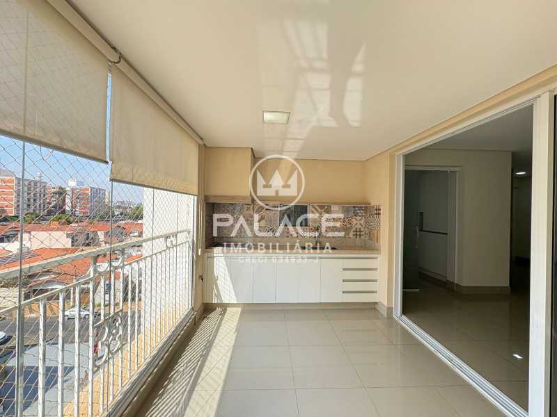 Apartamento para alugar com 3 quartos, 131m² - Foto 4