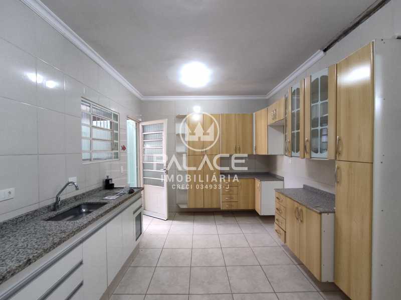 Casa para alugar com 3 quartos, 159m² - Foto 13