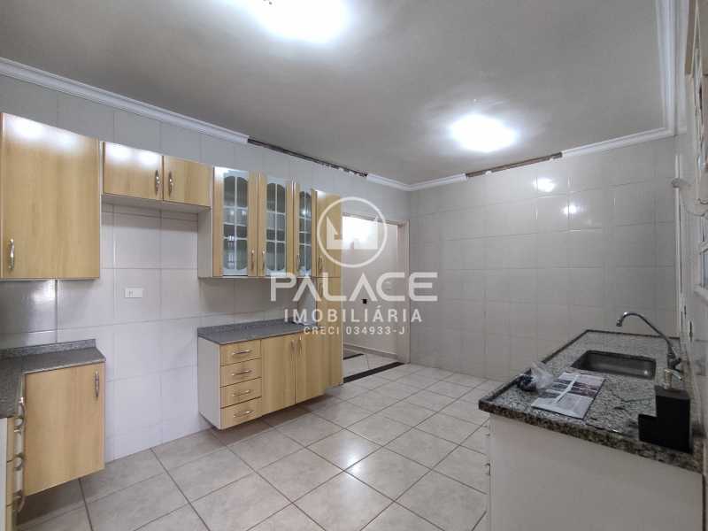 Casa para alugar com 3 quartos, 159m² - Foto 14