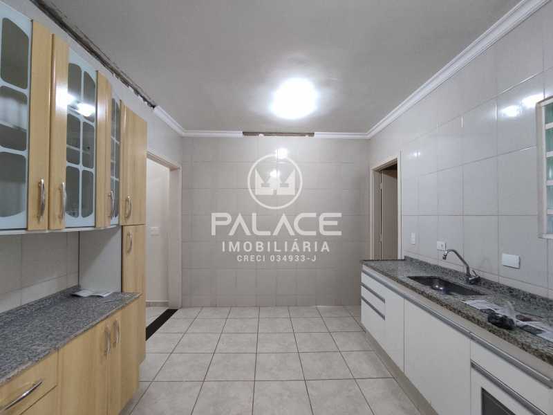 Casa para alugar com 3 quartos, 159m² - Foto 15