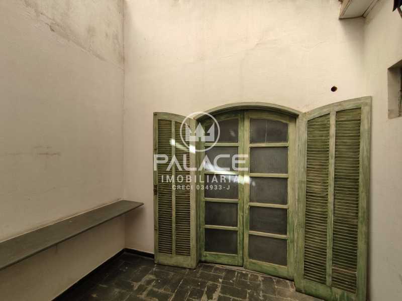 Casa para alugar com 4 quartos, 211m² - Foto 13