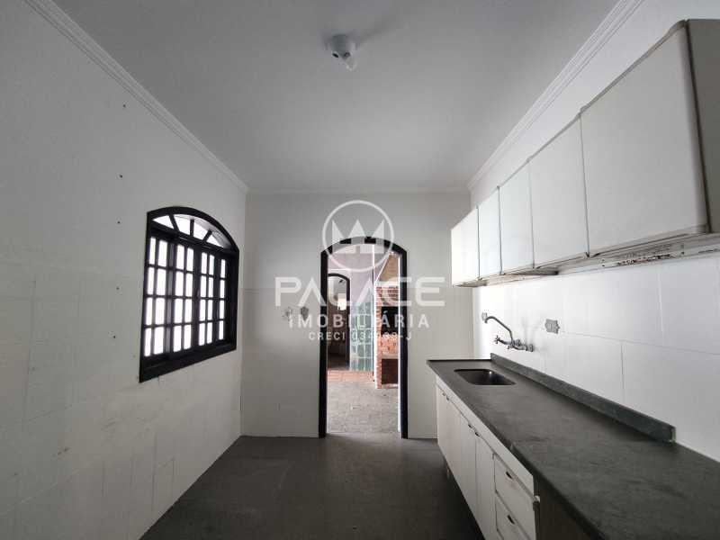 Casa para alugar com 4 quartos, 211m² - Foto 25