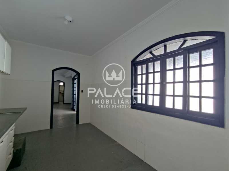 Casa para alugar com 4 quartos, 211m² - Foto 26