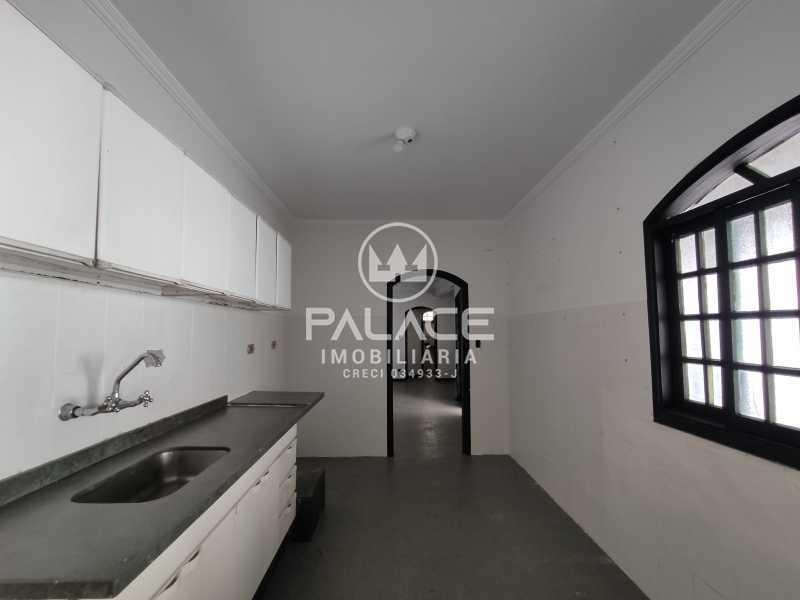 Casa para alugar com 4 quartos, 211m² - Foto 27