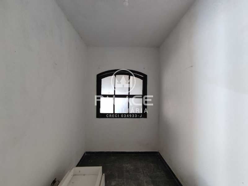 Casa para alugar com 4 quartos, 211m² - Foto 7