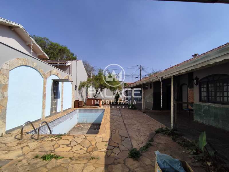 Casa para alugar com 4 quartos, 211m² - Foto 29