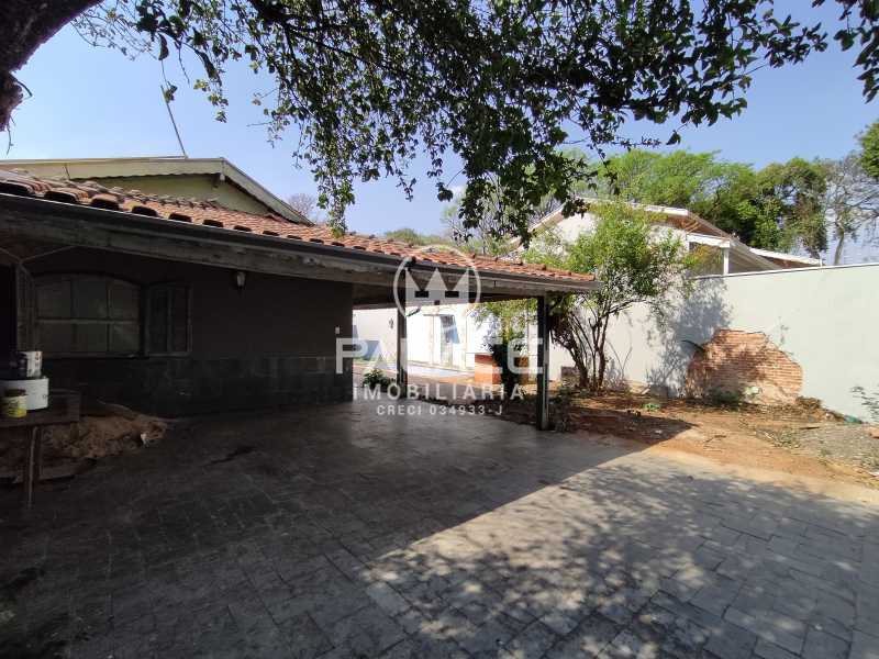 Casa para alugar com 4 quartos, 211m² - Foto 2