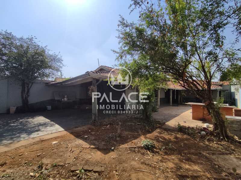 Casa para alugar com 4 quartos, 211m² - Foto 3