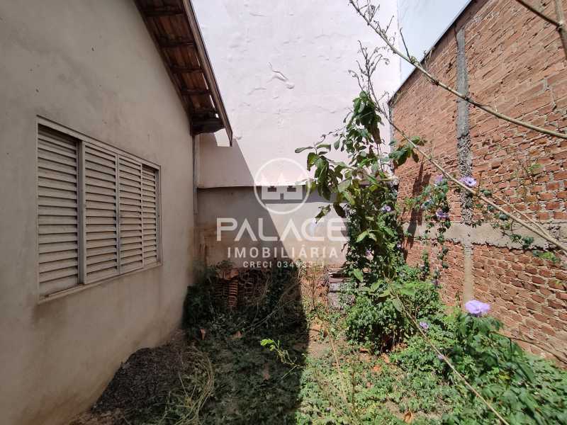 Casa para alugar com 2 quartos, 60m² - Foto 24