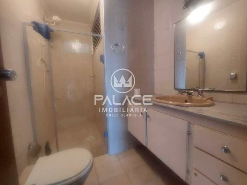 Apartamento para alugar com 3 quartos, 130m² - Foto 5