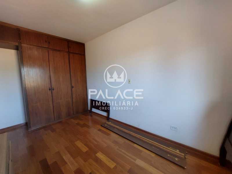 Apartamento para alugar com 3 quartos, 130m² - Foto 10