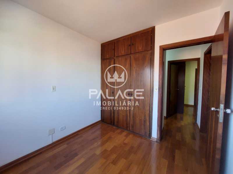 Apartamento para alugar com 3 quartos, 130m² - Foto 11