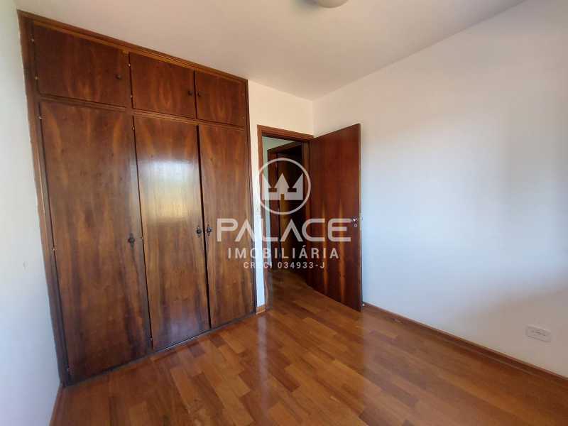 Apartamento para alugar com 3 quartos, 130m² - Foto 12
