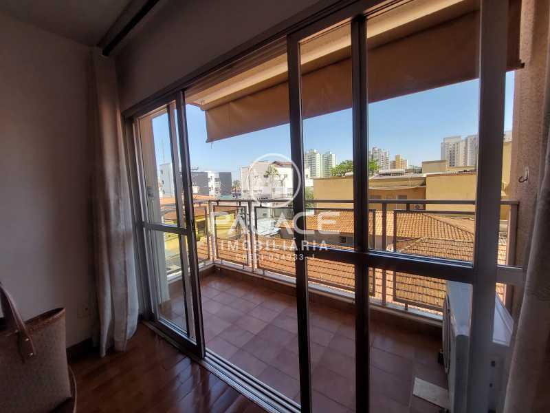 Apartamento para alugar com 3 quartos, 130m² - Foto 1