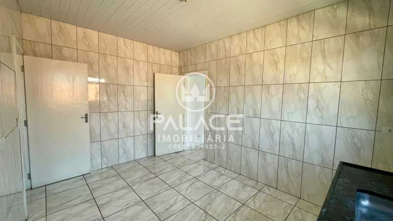 Casa para alugar com 2 quartos, 85m² - Foto 11