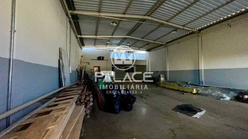 Casa para alugar com 3 quartos, 350m² - Foto 28