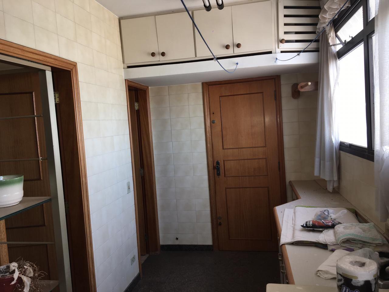 Apartamento para alugar com 4 quartos, 300m² - Foto 10