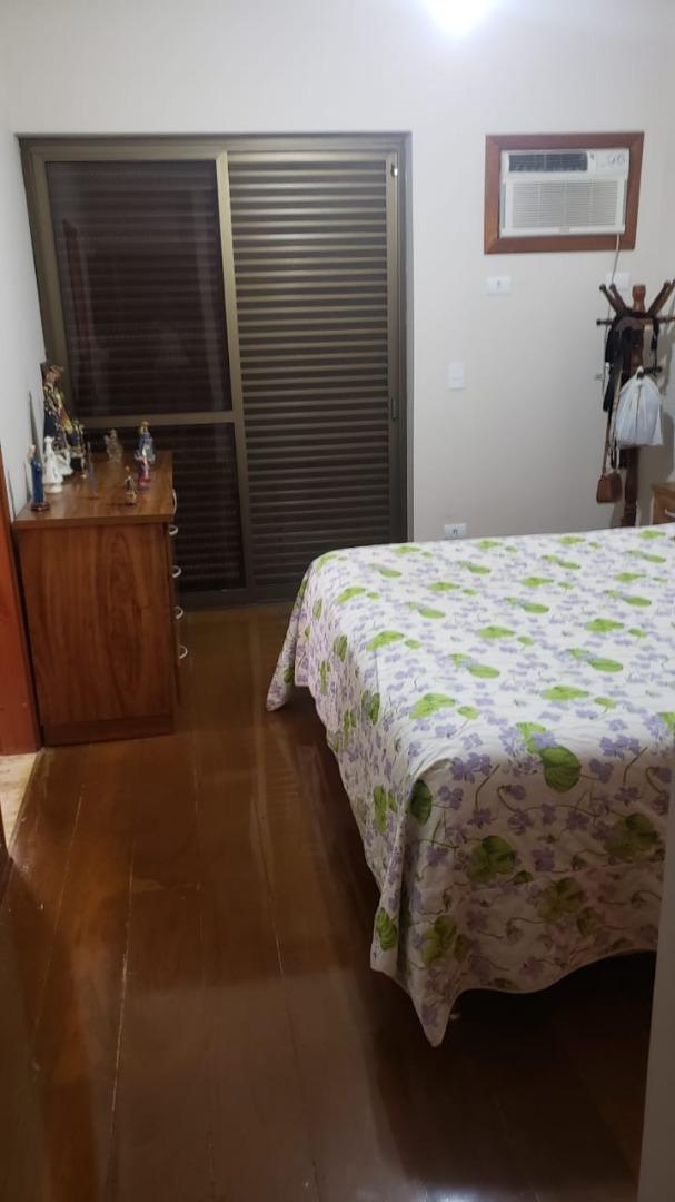 Apartamento à venda com 4 quartos, 240m² - Foto 16