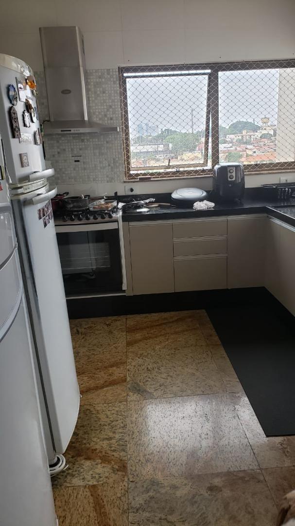 Apartamento à venda com 4 quartos, 240m² - Foto 4