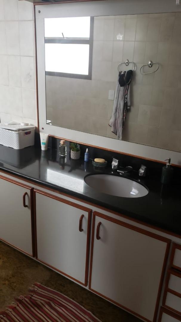 Apartamento à venda com 4 quartos, 240m² - Foto 9