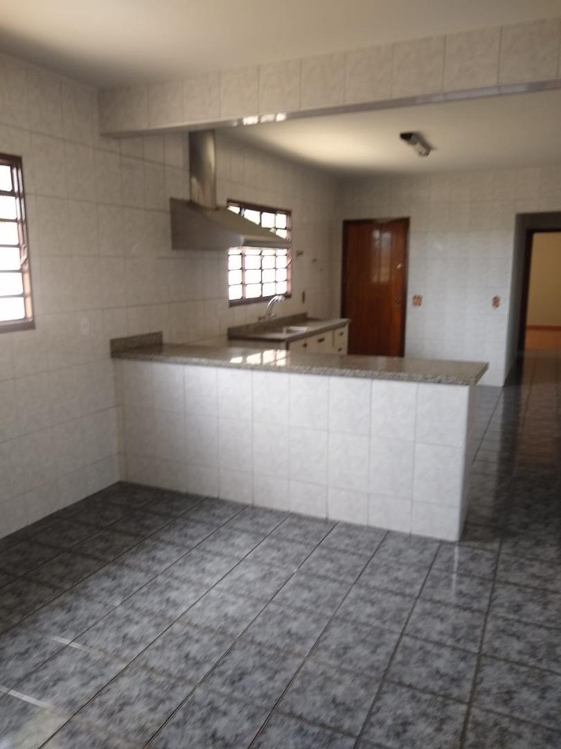 Casa para alugar com 3 quartos, 88m² - Foto 11