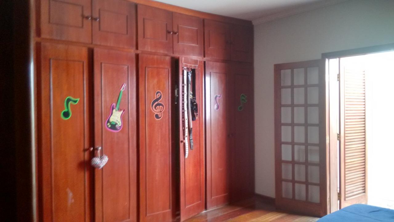 Casa à venda com 3 quartos, 240m² - Foto 12