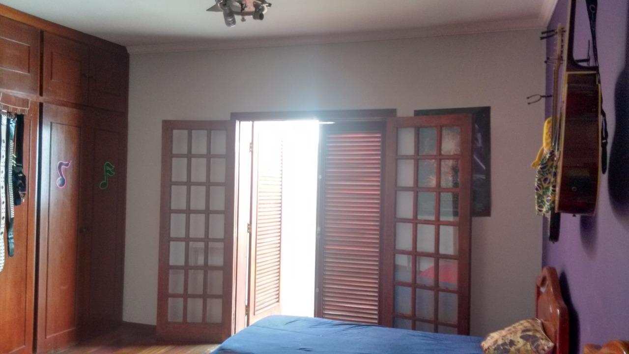 Casa à venda com 3 quartos, 240m² - Foto 18