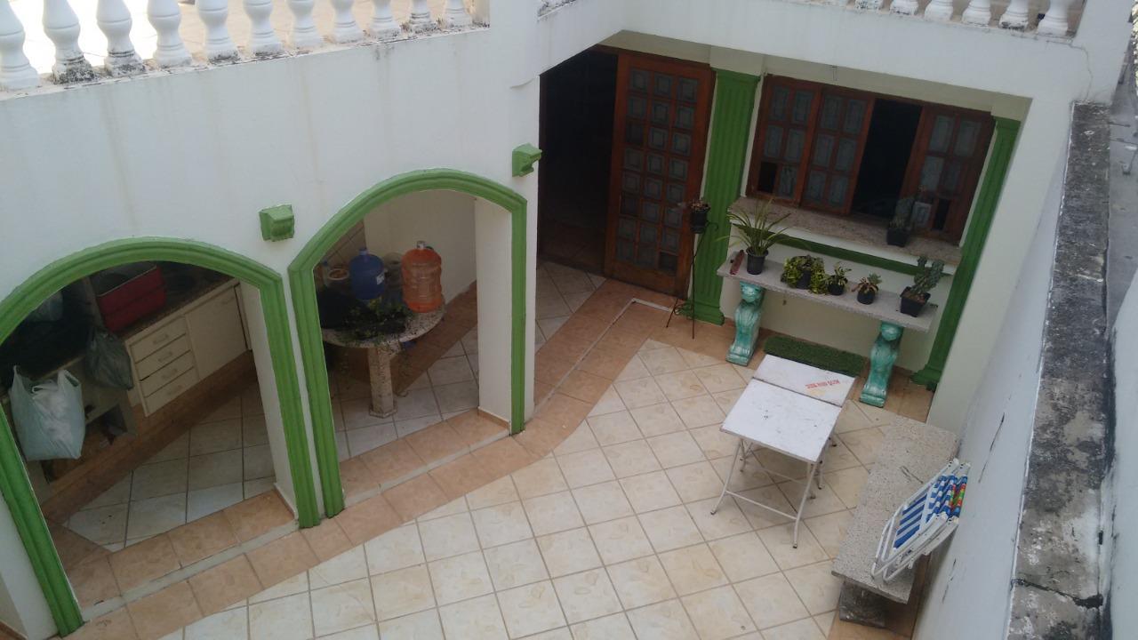 Casa à venda com 3 quartos, 240m² - Foto 26