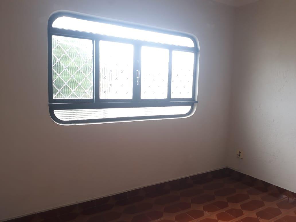 Casa à venda com 3 quartos, 92m² - Foto 4