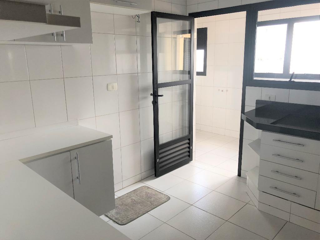 Apartamento à venda com 3 quartos, 136m² - Foto 7