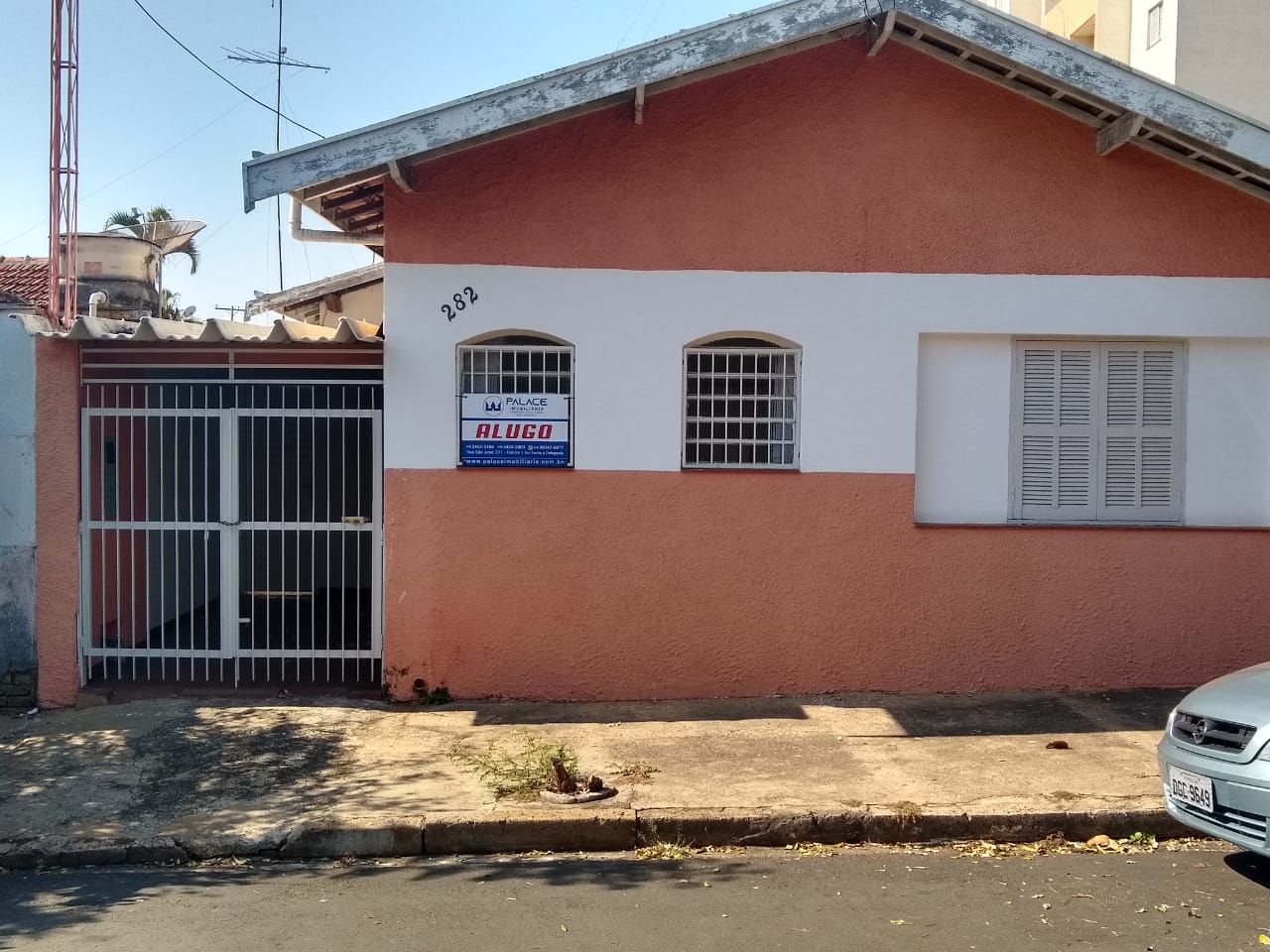 Casa à venda com 2 quartos, 79m² - Foto 1